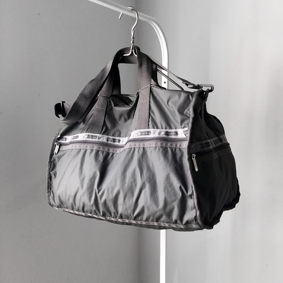 the minimalist duffle bag